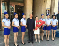 高潔與風(fēng)水學(xué)泰斗黃一真大師合影